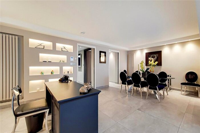 4 Bedroom House To Rent In Court Close, St John's Wood Park, St John's Wood, London, NW8