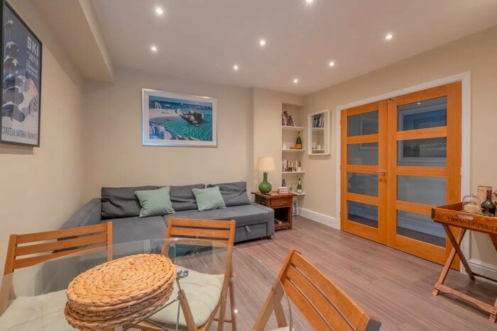 2 Bedroom Flat To Rent In Lndn-I - Ifield Road, London, SW10