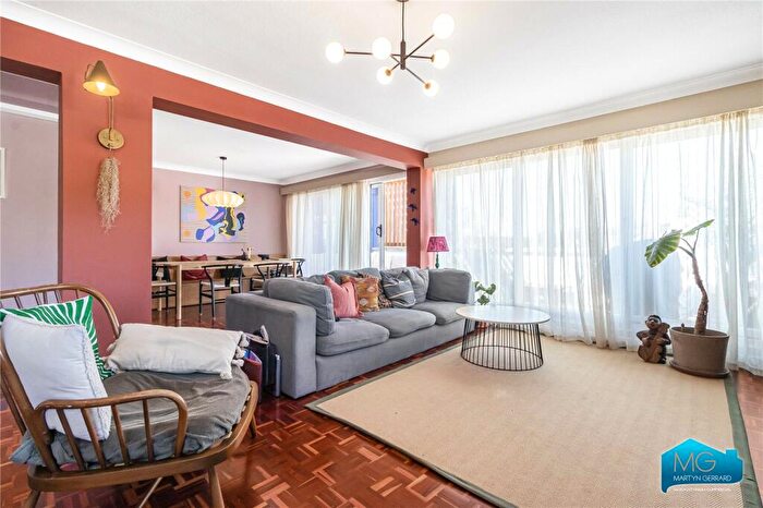 3 Bedroom Apartment To Rent In Eversley Park Road, Winchmore Hill, London, N21