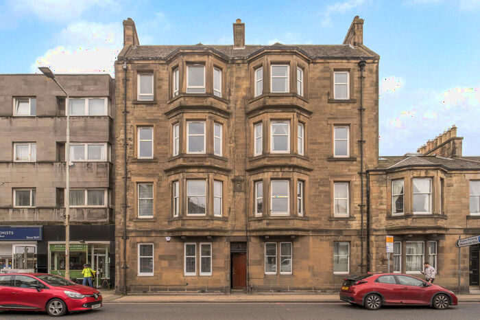 3 Bedroom Flat To Rent In , St Johns Road, Edinburgh, EH12