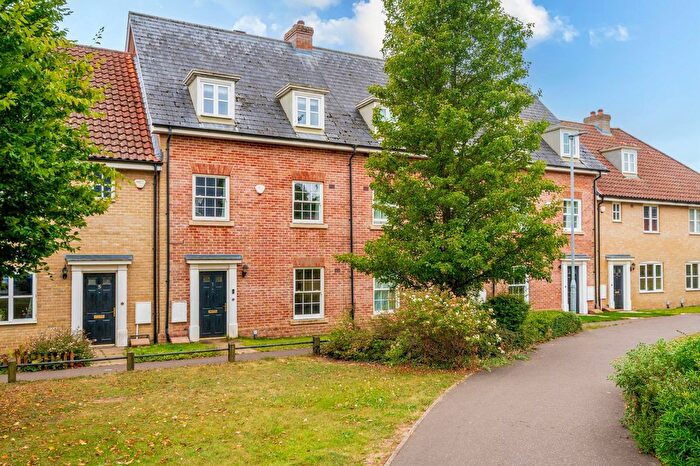 4 Bedroom Terraced House For Sale In Lord Nelson Drive, Norwich, NR5