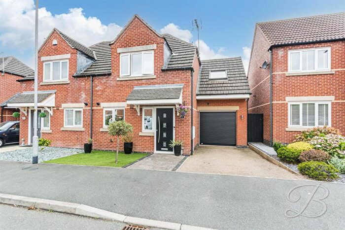 3 Bedroom Semi-Detached House For Sale In Albans Court, Forest Town, Mansfield, NG19