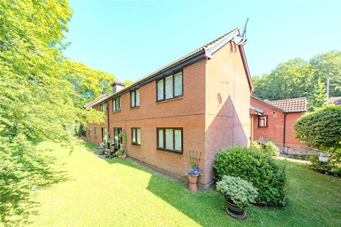 2 Bedroom Apartment For Sale In Maple Croft, Moortown, Leeds, LS17