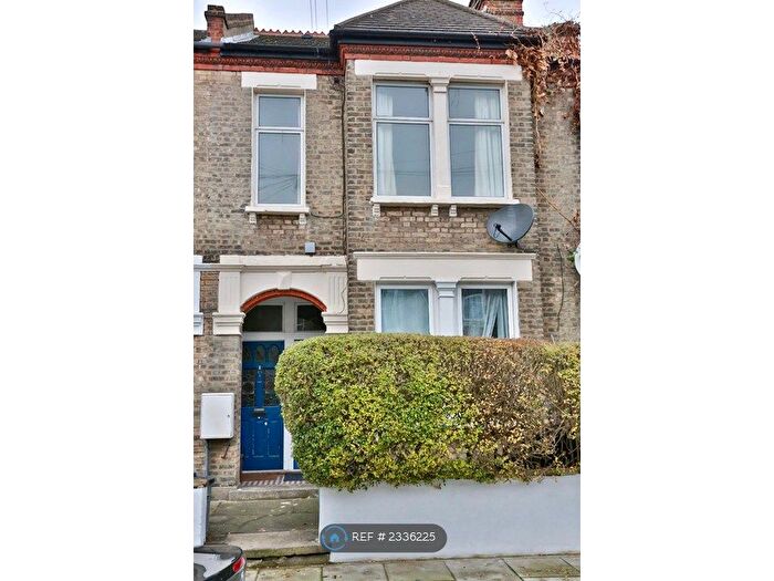 2 Bedroom Flat To Rent In Avarn Rd, London, SW17