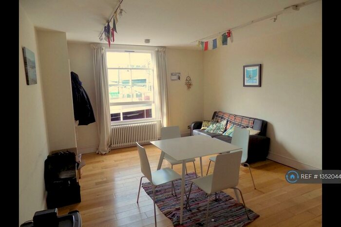2 Bedroom Flat To Rent In Oval Mansions, London, SE11