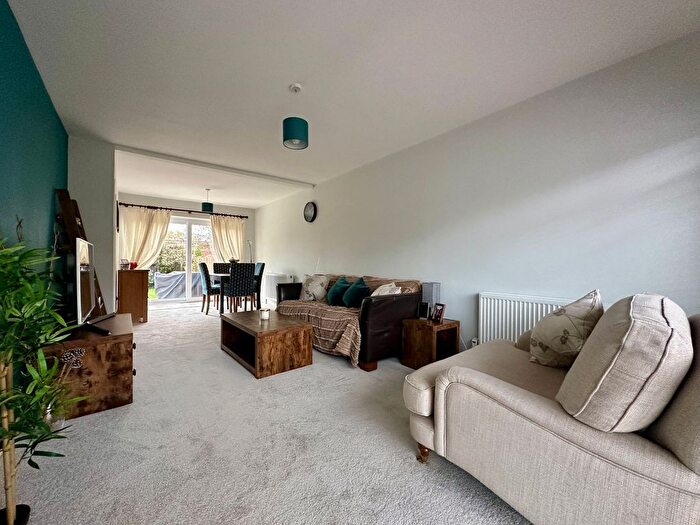 4 Bedroom Semi Detached House For Sale In Homefield Close, Billericay, CM11