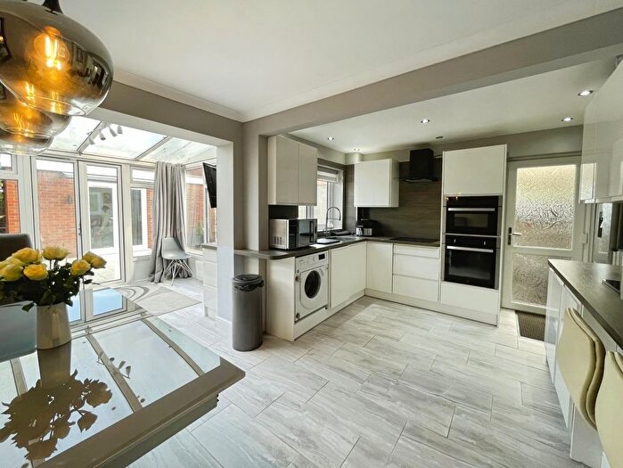 5 Bedroom Detached House For Sale In Millers Drive, North Common, Bristol, South Gloucestershire, BS30