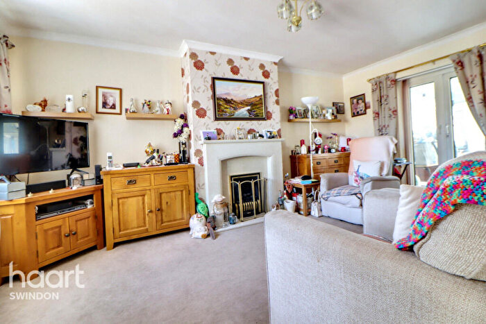 2 Bedroom Semi-Detached Bungalow For Sale In Severn Avenue, Swindon, SN25