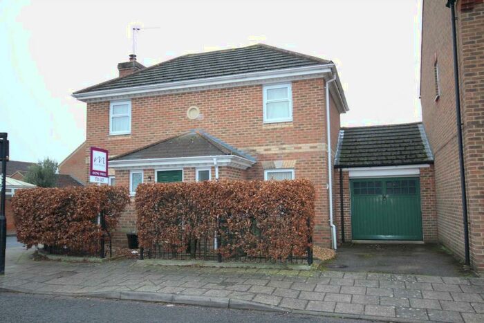 3 Bedroom Detached House To Rent In Keen Close, Fairford Leys, HP19