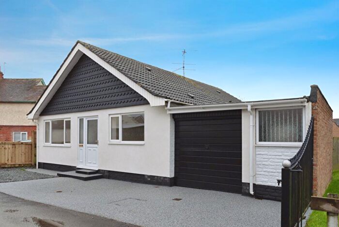 3 Bedroom Bungalow To Rent In Leads Road, Sutton-on-Hull, Hull, HU7
