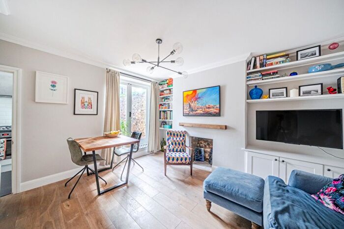 1 Bedroom Flat To Rent In Vardens Road, London, SW11