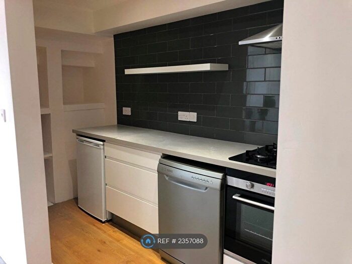Studio To Rent In Auckland Road East, Southsea, PO5