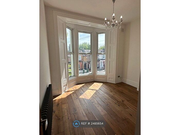2 Bedroom Flat To Rent In Woolwich, London, SE18