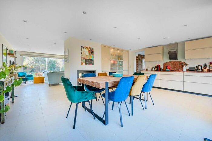3 Bedroom Detached House To Rent In Meads Road, Boxgrove, Guildford, GU1