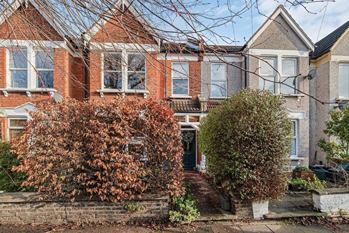 2 Bedroom Flat For Sale In Samos Road, London, SE20