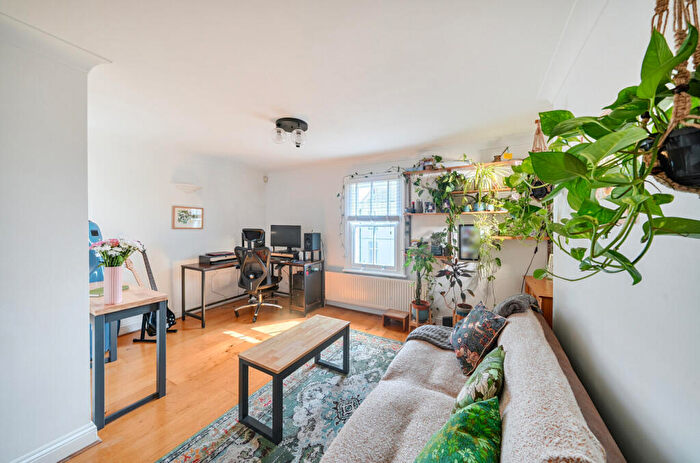 1 Bedroom Apartment For Sale In Cowley Road, Oxford, Oxfordshire, OX4