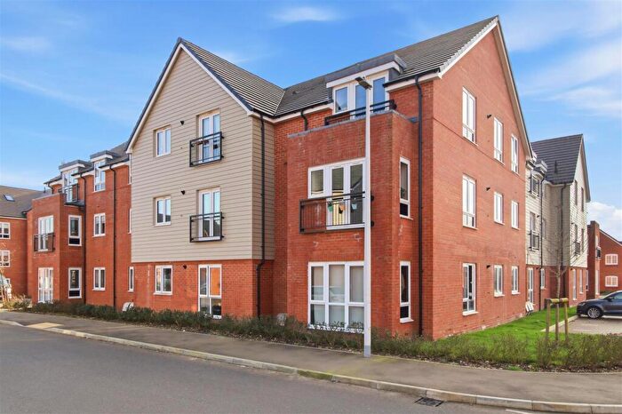 2 Bedroom Flat For Sale In Newlands Place, Seaford, BN25