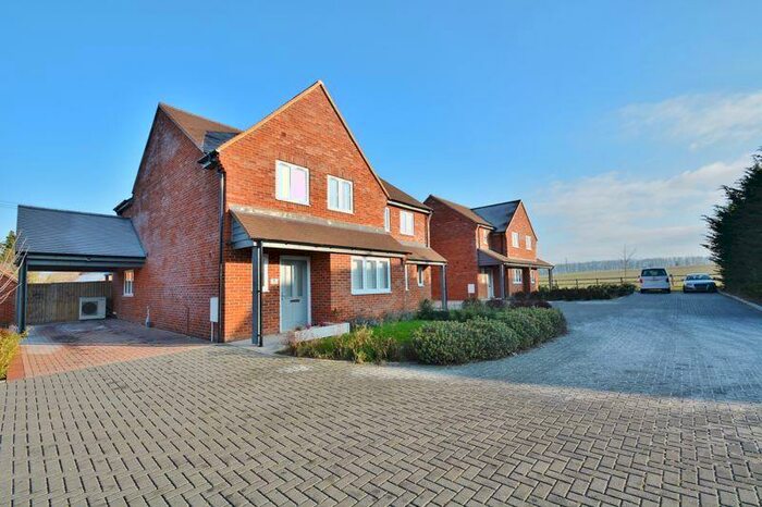 3 Bedroom Semi-Detached House For Sale In Beech Farm Close, Postcombe, OX9