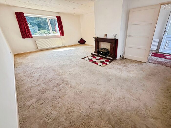 3 Bedroom Terraced House For Sale In Avebury Road, Swindon, SN2