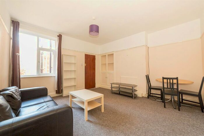 2 Bedroom Flat To Rent In Biddlestone Road, Newcastle Upon Tyne NE6