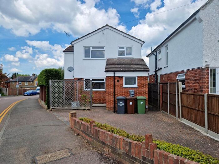 3 Bedroom Detached House To Rent In Oakwood Avenue, Borehamwood, WD6