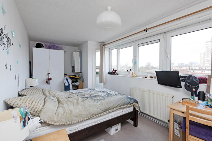 2 Bedroom Apartment To Rent In Goulden House, Bullen Street, SW11