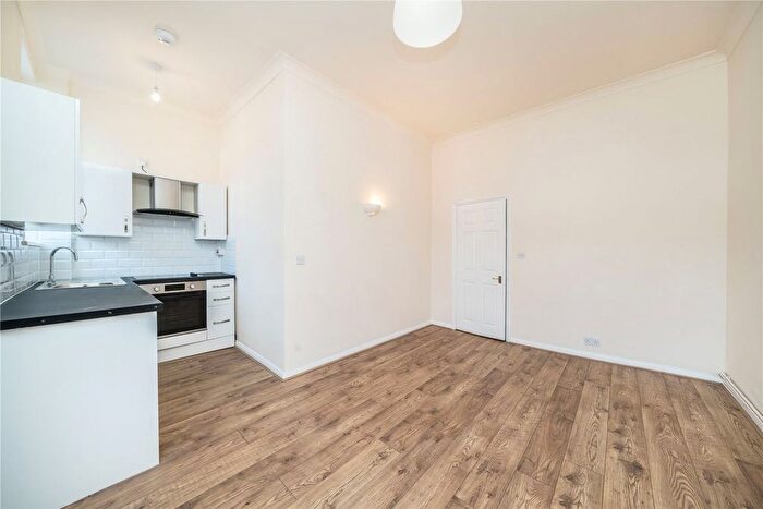 2 Bedroom Flat To Rent In Comeragh Road, West Kensington, W14