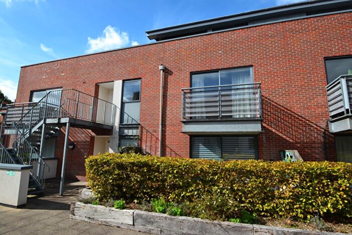 2 Bedroom Flat For Sale In Winchester, SO23