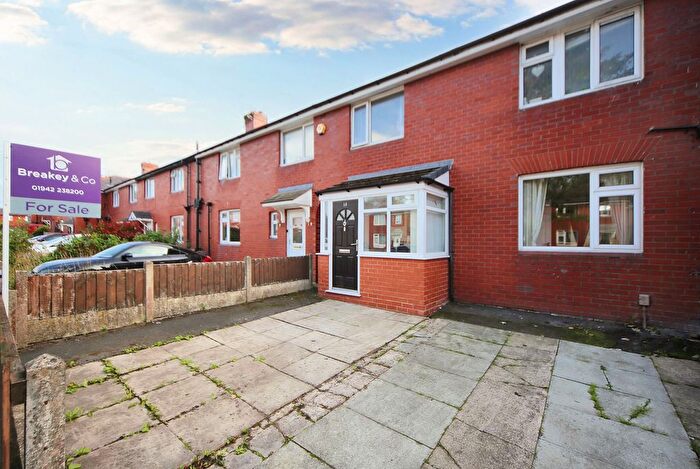 3 Bedroom Terraced House For Sale In Lilac Avenue, Wigan, WN6