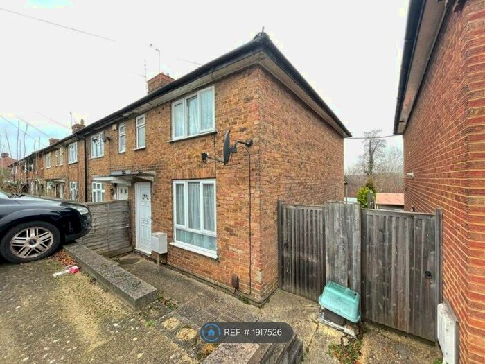 3 Bedroom Semi-Detached House To Rent In Spearing Road, High Wycombe, HP12