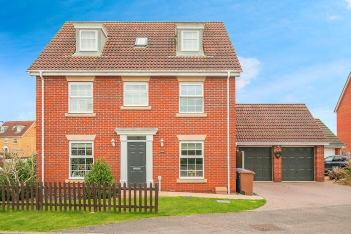 5 Bedroom Detached House For Sale In Windmill Close, Great Cornard, Sudbury, CO10