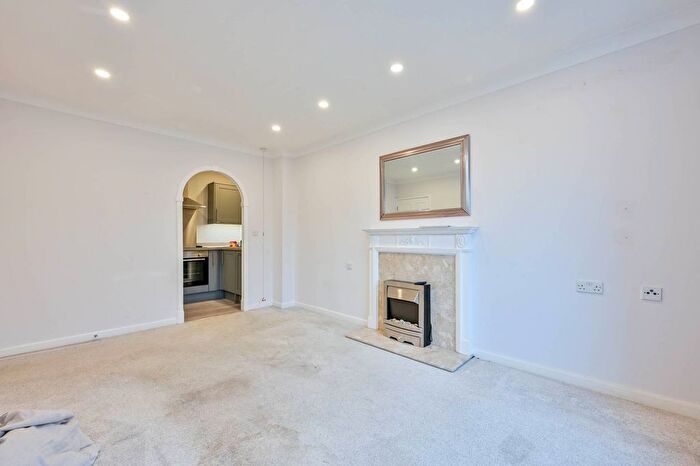 1 Bedroom Flat For Sale In York Road, Guildford, GU1