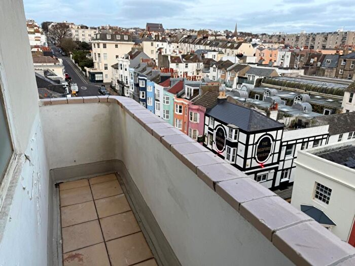 1 Bedroom Flat For Sale In Embassy Court, Kings Road, Brighton, BN1