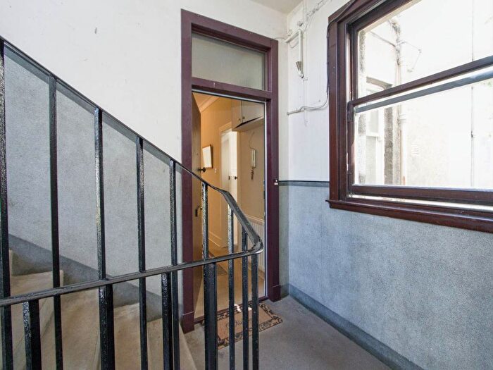 3 Bedroom Flat To Rent In Learmonth Grove, Comely Bank, Edinburgh, EH4