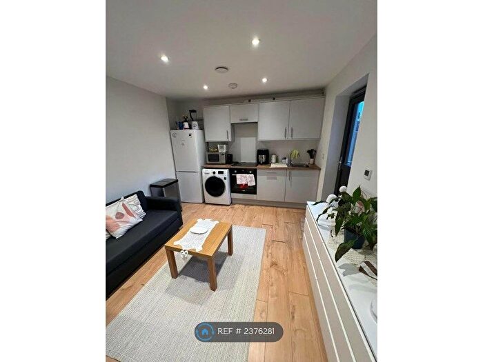 Studio To Rent In The Quadrant, London, SW20