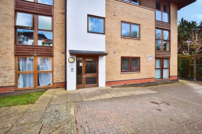 1 Bedroom Flat For Sale In Coral Park, Maidstone, Kent, ME14