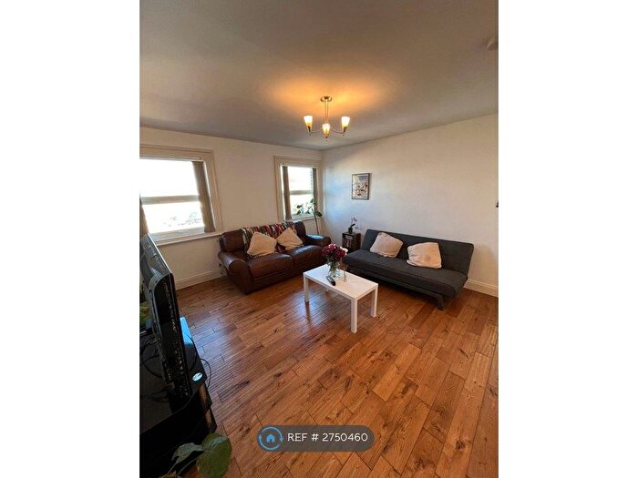 2 Bedroom Flat To Rent In Rathbone Street, London, E16