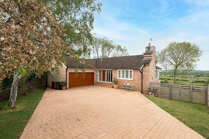 4 Bedroom Detached House For Sale In Glenfield Drive, Great Doddington, NN29