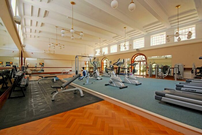 2 Bedroom Flat To Rent In Scott Avenue, Putney, London, SW15