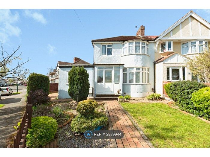 4 Bedroom Semi-Detached House To Rent In Marlow Drive, Sutton, SM3