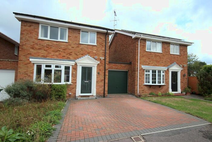 4 Bedroom Link Detached House To Rent In Queens Close, Flitwick, MK45