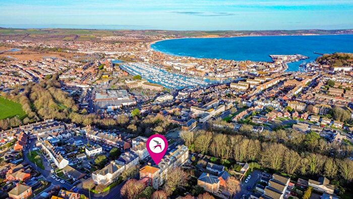 1 Bedroom Flat For Sale In Wyke Road, Weymouth, DT4