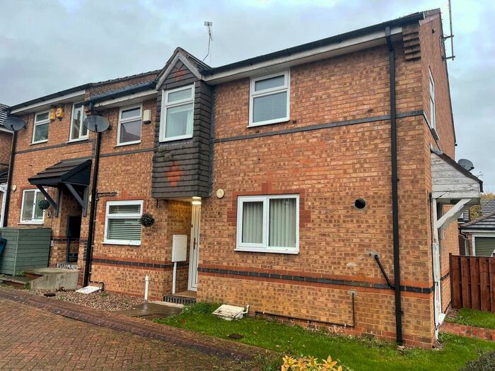 2 Bedroom Town House To Rent In Deepwell Bank, Halfway, Sheffield, S20