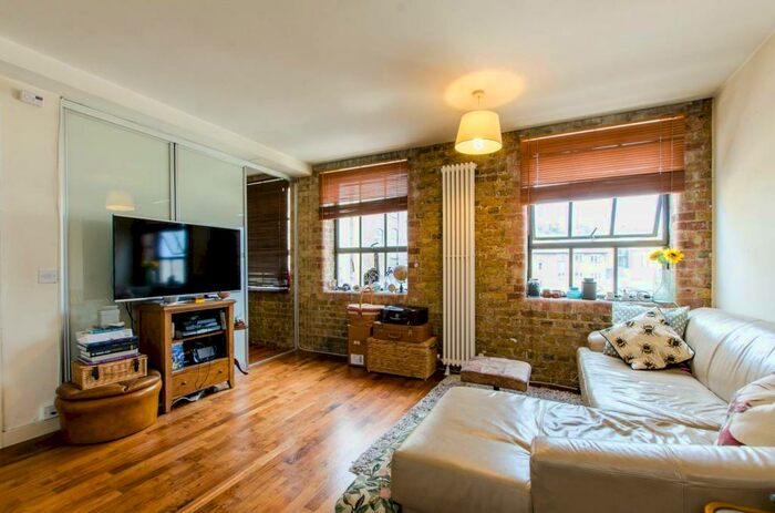 Studio To Rent In Old Ford Road, Victoria Park, London, E3