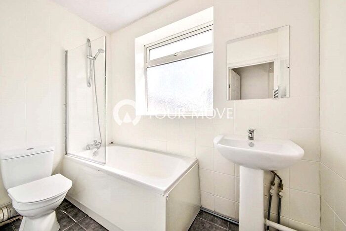 2 Bedroom Flat For Sale In Barrasford Street, Wallsend, Tyne And Wear, NE28