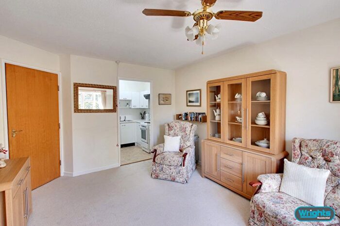 1 Bedroom Flat For Sale In Polebarn Road, Trowbridge, BA14