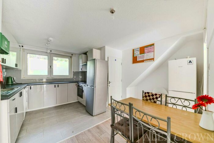 5 Bedroom Maisonette To Rent In Mayford, Oakley Square, Mornington Crescent, NW1