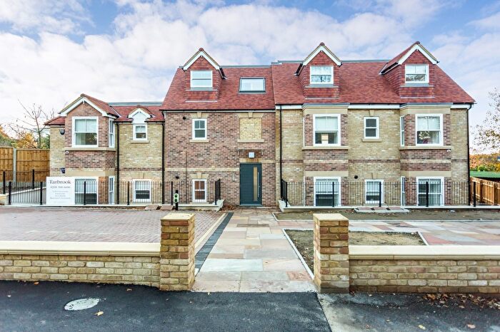 1 Bedroom Flat To Rent In Whitehall Road, Woodford Green, IG8