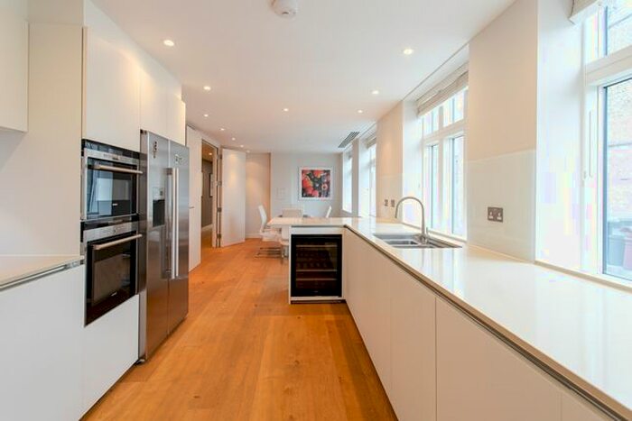 4 Bedroom Flat To Rent In Great Peter Street, London, SW1P