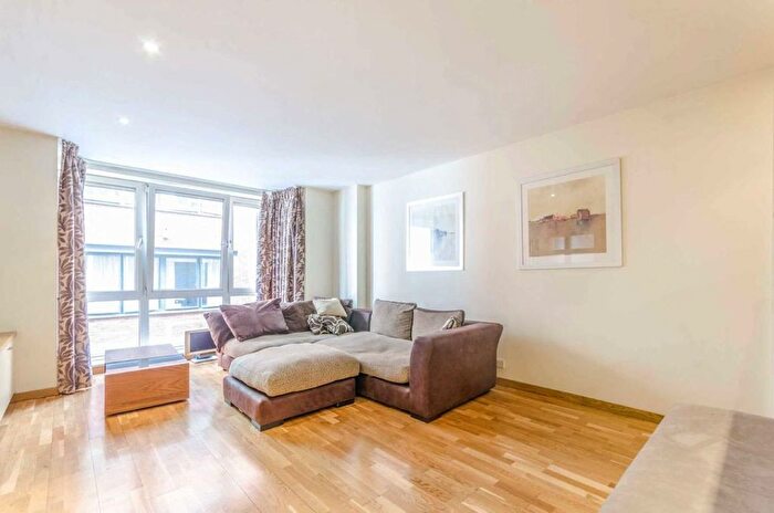 Studio To Rent In Hosier Lane, London, EC1A